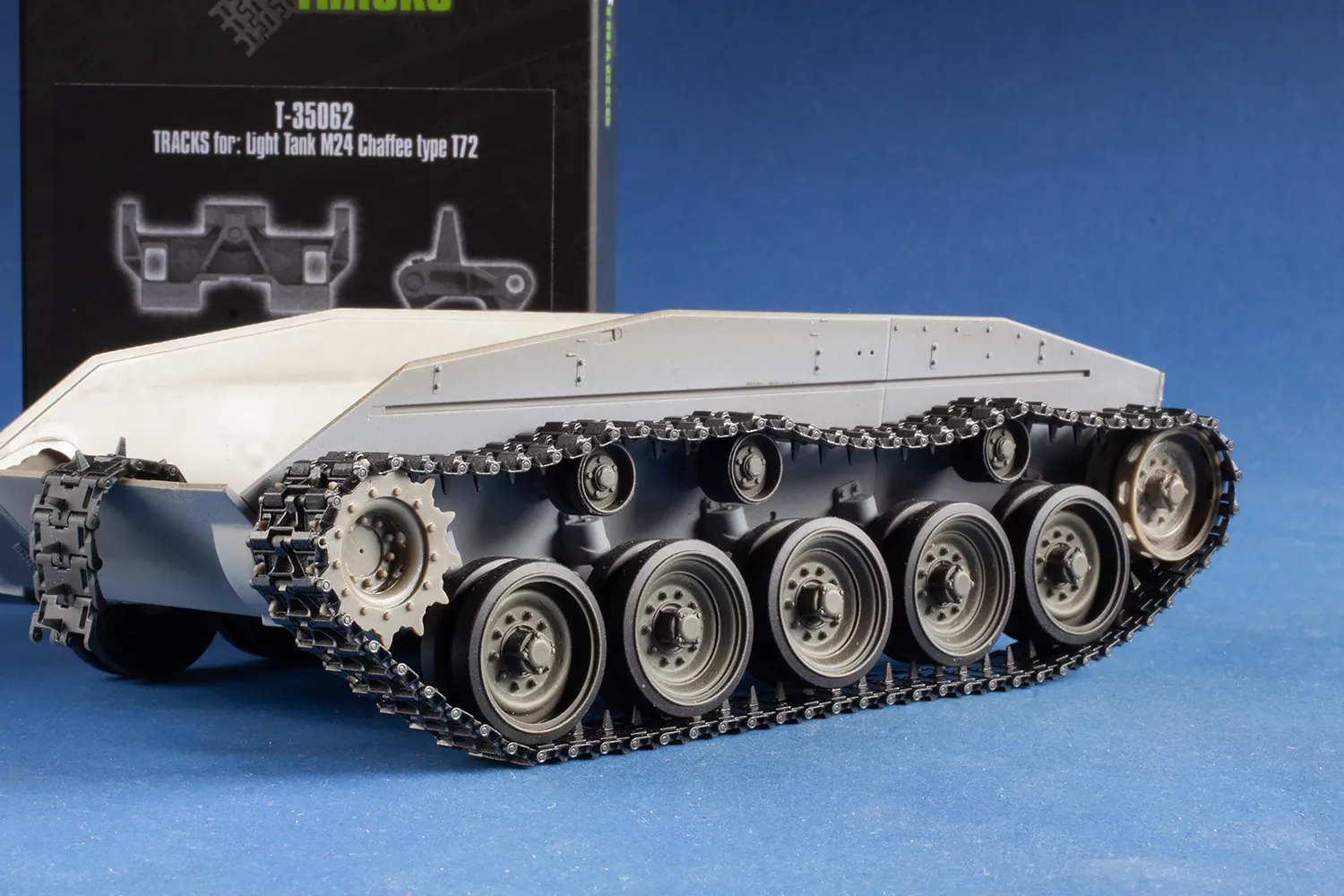 Rossagraph QuickTracks T-35062 larvband M24 Chaffee T72