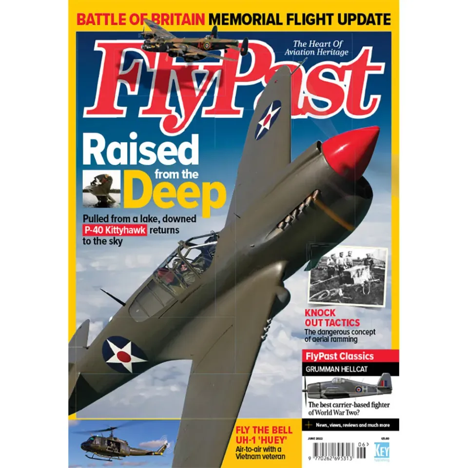 FlyPast June 2022 flygtidning P-40 Hellcat