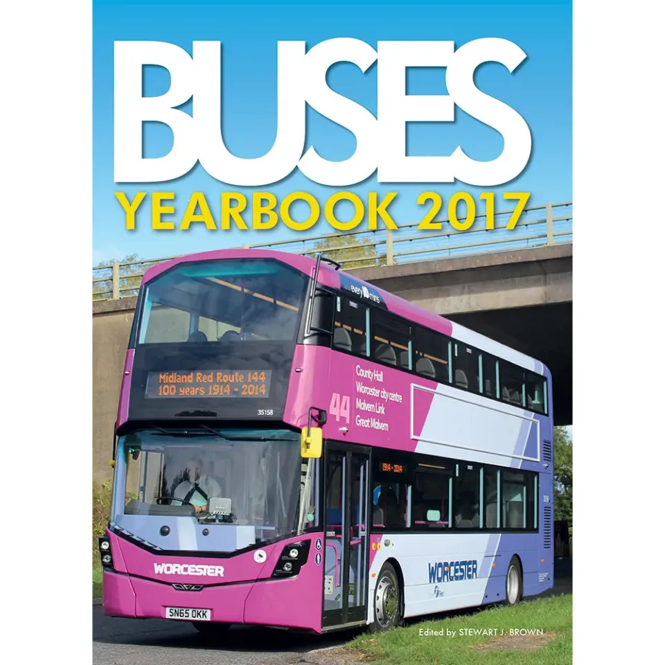 Buses Yearbook 2017 årsbok tryckt bok bussar