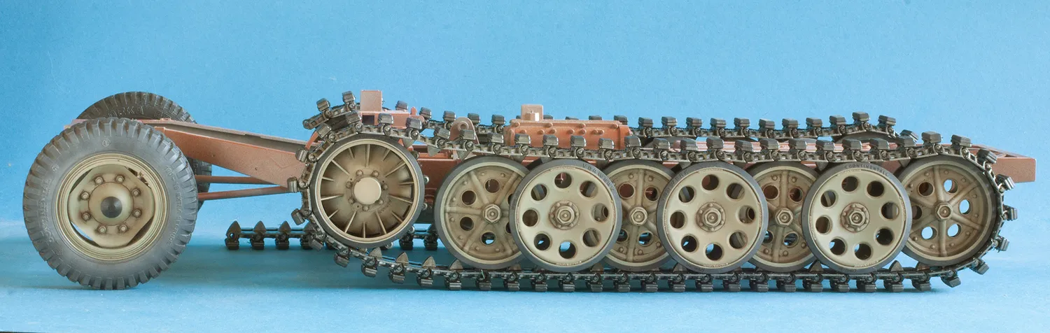 ROSSAGRAPH QuickTracks T-16007 band 1/16 Sd.Kfz. 251 tidig