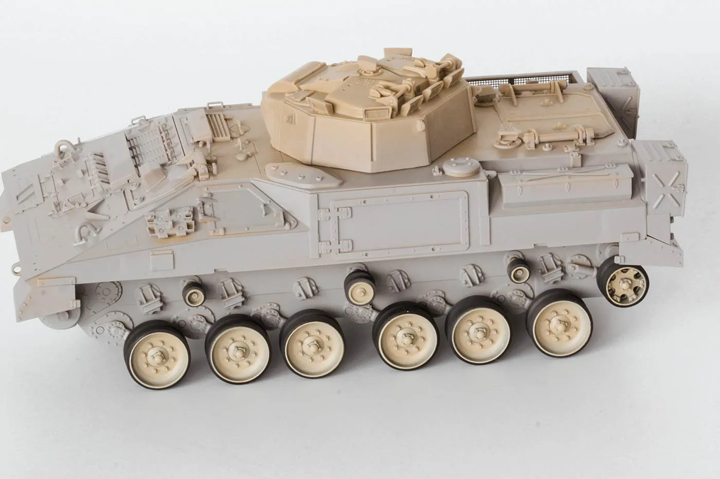 Rossagraph QuickWheel QW-153 målarmask Warrior MCV 1:35