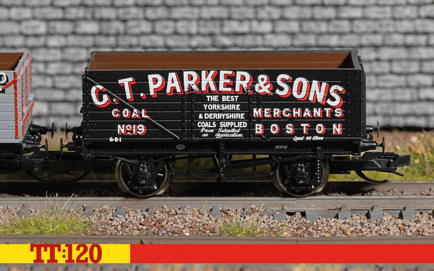 Hornby TT:120 G.T. Parker & Sons 19 godsvagn svart