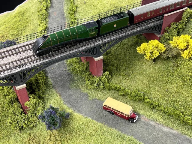 Geoscenics Pot Hole Road Kit OO vägkit med staket 1,2 m
