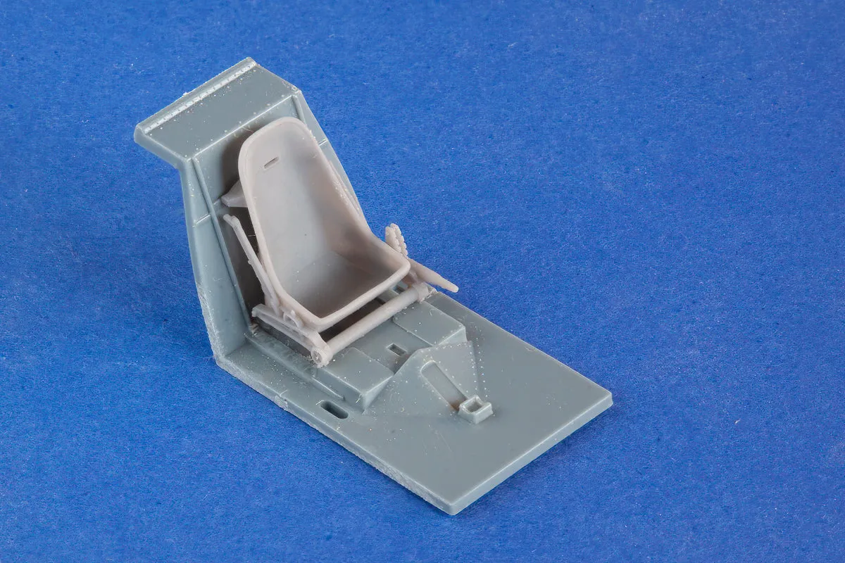 ROSSAGRAPH BitsKrieg BK48017S modellsits 1/48 resin
